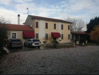 Foto Casa indipendente in Via Ca' Rotte, Cerea Centro di 386 m² in vendita