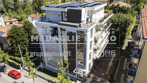 Foto Appartamento in via della Pace 135, Modena di 129 m² con 4 locali