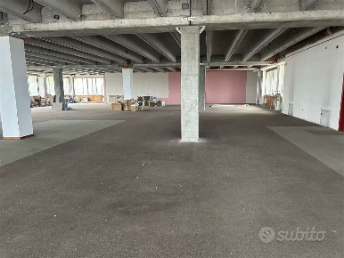 Foto Capannone industriale in via Campo grande 84, Rolo di 740 m²