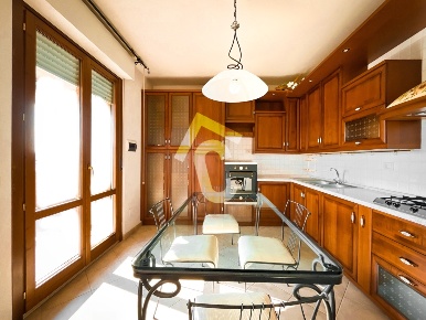 Foto Appartamento a Jesi Smia di 155 m² con 5 locali in vendita