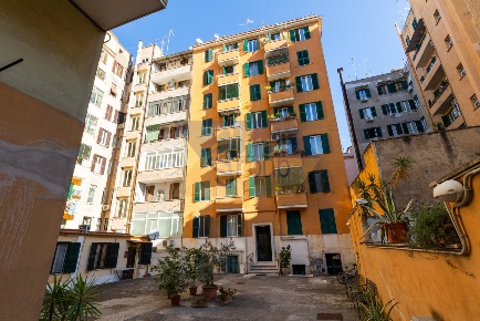 Foto Appartamento in Via Muzio Scevola, Roma Re di Roma di 63 m² in vendita