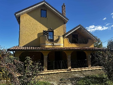 Foto Villa unifamiliare in VIA INCORONATA, Vasto di 300 m² con 8 locali