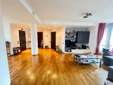 Foto Appartamento in Via PAOLO VI 6, Abbiategrasso di 140 m² con 4 locali