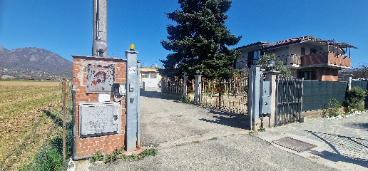 Foto Villa a schiera a Frossasco Centro di 232 m² con 6 locali in vendita