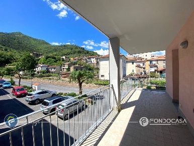 Foto Appartamento in Via Cavalier Francesco Perseghini, Albenga di 81 m²
