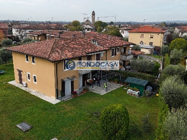 Foto Appartamento in via unita italia, Desenzano del Garda di 80 m²