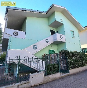 Foto Villa bifamiliare in Via Corsica - 4° fila - 150 mt. dal mare,