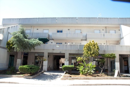 Foto Appartamento in via vespri, Valderice Centro di 300 m² con 10 locali