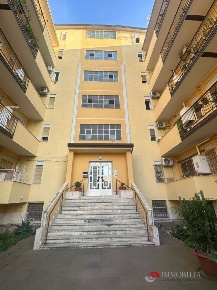 Foto Appartamento a Reggio di Calabria Sbarre di 175 m² con 6 locali