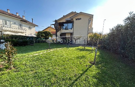 Foto Appartamento a Fano di 75 m² con 3 locali in vendita