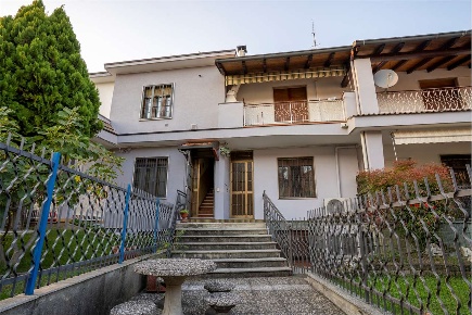 Foto Appartamento a Paderno Dugnano di 115 m² con 4 locali in vendita