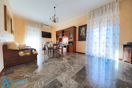 Foto Appartamento in Via Cesare Pascarella 6, Taranto Talsano - San Donato