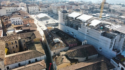 Foto Negozio in Via Sassa 18, L'Aquila Duomo - Fontana Luminosa di 55 m²