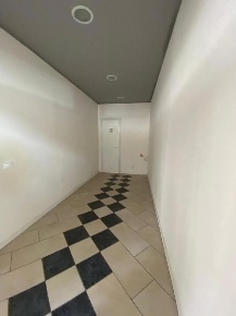 Foto Negozio in Piazza della repubblica 2, Rovigo Centro Storico di 15 m²