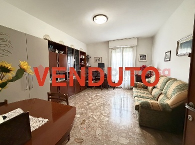 Foto Appartamento in Via Marzabotto 16, Corsico di 63 m² con 2 locali