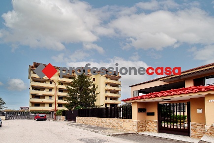 Foto Attico in Via Palomba 24, San Nicola la Strada di 100 m² con 4 locali