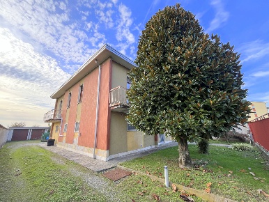 Foto Villa singola in VERGA, Inveruno Centro di 198 m² con 6 locali