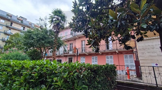 Foto Appartamento in LIBERAZIONE, Arona Centro di 70 m² con 3 locali