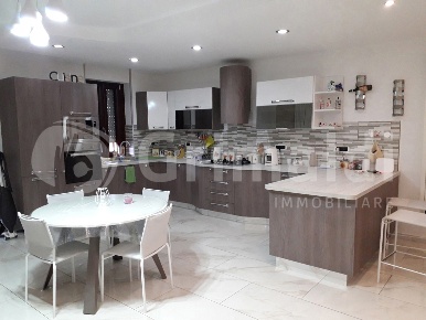 Foto Appartamento in Gennaro De Rienzo, Benevento Rione Libertà di 90 m²