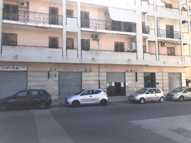 Foto Negozio in Via Andrea Palma 40, Siracusa Tica - Zecchino di 239 m²