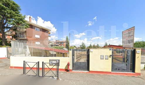 Foto Box in Via Dei Brusati 45, Roma Pisana - Bravetta di 18 m² in vendita