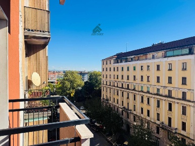 Foto Appartamento a Milano Cenisio di 90 m² con 3 locali in vendita