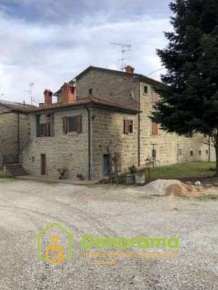 Foto Appartamento a Bagno di Romagna di 198 m² con 6 locali all'asta