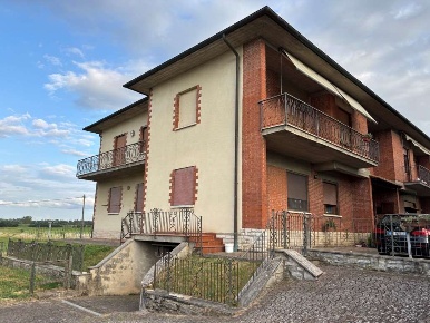 Foto Appartamento a Foiano della Chiana di 220 m² con 6 locali in affitto