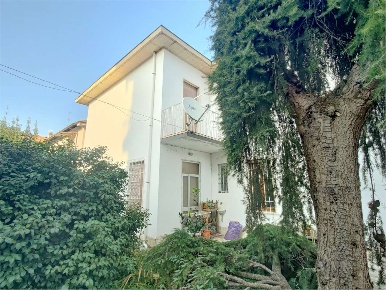 Foto Villa unifamiliare in Via E. Sacchetti, Vigevano Semicentro di 265 m²