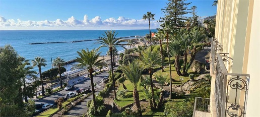 Foto Appartamento in imperatrice, Sanremo Corso degli Inglesi di 250 m²