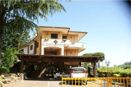 Foto Appartamento in Via Giuseppe Trinchieri 2, San Vito Romano di 159 m²