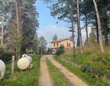 Foto Casa indipendente in via Raggi, Borgo Tossignano di 167 m² in vendita