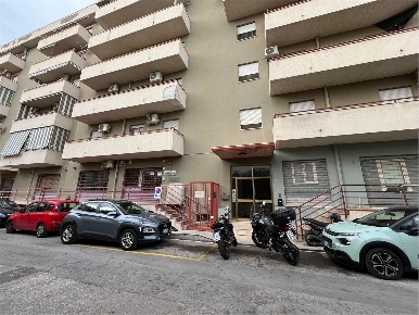 Foto Appartamento in Via Emilio Murdolo  24, Bagheria Centro di 120 m²