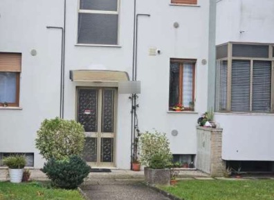 Foto Appartamento in Via Gramsci, Piove di Sacco di 90 m² con 6 locali