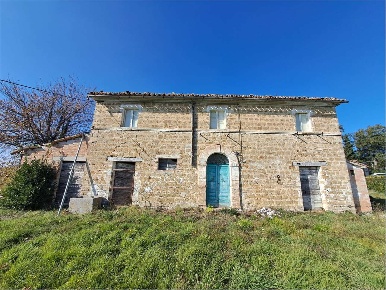 Foto Rustico in Via Pace 1, Monte Roberto Centro di 280 m² con 6 locali