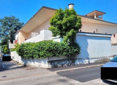 Foto Appartamento in Via Legione Antonini, Vicenza di 178 m² con 8 locali