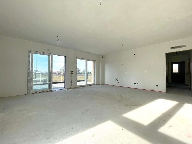Foto Appartamento in via rossini, Guanzate Centro di 120 m² con 4 locali