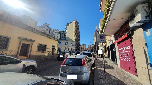 Foto Negozio in via Giacinto Gigante, Napoli Arenella di 30 m² con 1 locali