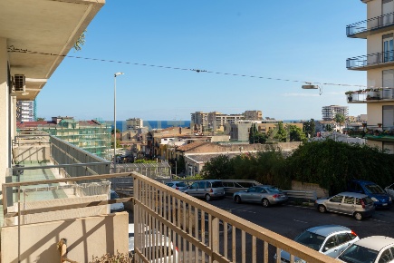 Foto Appartamento in Via Fiume 12, Catania Picanello di 150 m² con 5 locali