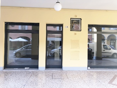 Foto Locale commerciale in Via Giacomo Matteotti 146, Crevalcore Centro