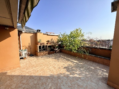 Foto Attico in Via Carnia 20, Milano Udine di 160 m² con 7 locali