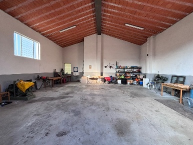 Foto Magazzino in Via Roma 1, Castell'Arquato Centro di 110 m² con 1 locali