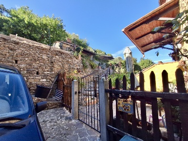 Foto Rustico in Via di Sant'Andrea 135, Capannori di 100 m² con 4 locali