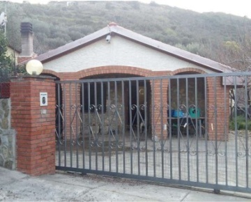 Foto Villa unifamiliare in Regione Pree snc, Taggia Caricamento di 124 m²