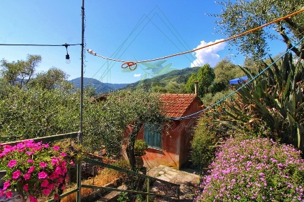 Foto Rustico in Via Ugo Campodonico Caduto Partigiano 6, Rapallo di 200 m²