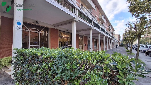 Foto Negozio a Scandicci Centro di 50 m² con 1 locali in vendita