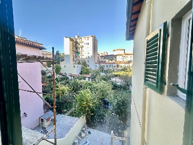 Foto Appartamento in via claudio monteverdi, Firenze di 95 m² con 5 locali