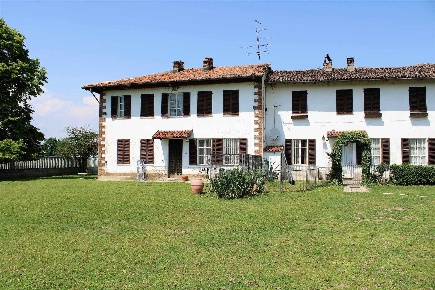 Foto Rustico in cascina Nuova 8, Tricerro di 360 m² con 12 locali