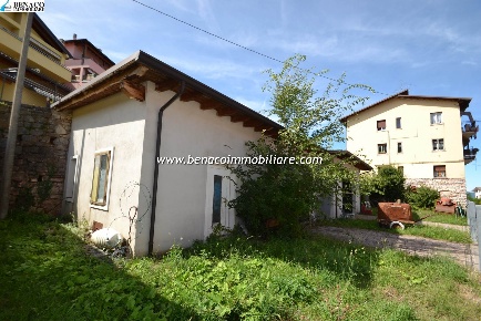 Foto Magazzino in via Ca' Schena, San Zeno di Montagna San Zeno di 150 m²