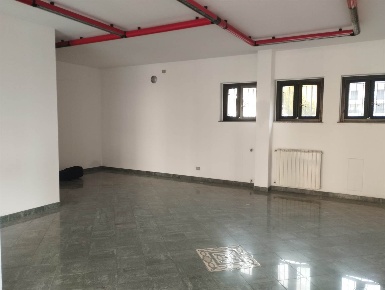 Foto Locale commerciale a Castel Rozzone di 75 m² con 2 locali in affitto